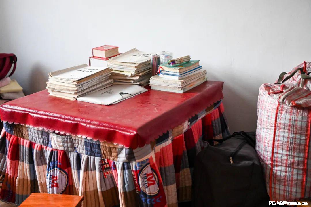 全网追的“扁担女孩”,找了一份暑假工,时薪12元 - 恩施生活资讯 - 恩施28生活网 es.28life.com