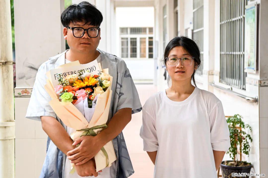 全网追的“扁担女孩”,找了一份暑假工,时薪12元 - 恩施生活资讯 - 恩施28生活网 es.28life.com